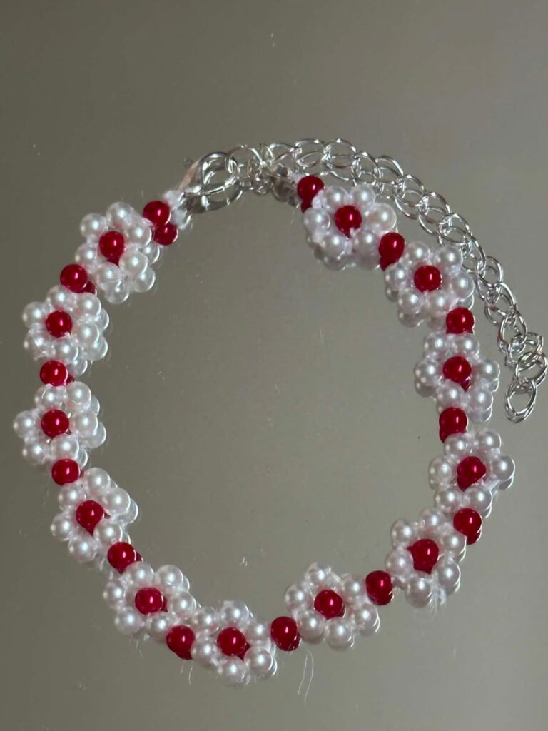 Red & White Flower Beaded Bracelet